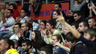 Zadar, 090313.
Dvorana Kresimira Cosica.
Utakmica 24.kola ABA lige, KK Zadar – KK Radnicki.
Na fotografiji: detalj sa tribine.
Foto: Jure Miskovic / CROPIX Zadar, 090313.
Dvorana Kresimira Cosica.
Utakmica 24.kola ABA lige, KK Zadar – KK Radnicki.
Na fotografiji: detalj sa tribine.
Foto: Jure Miskovic / CROPIX