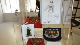 Mladi zadarski dizajneri predstavili radove na izložbi “Zalistavac – tekstilni mozaik u nakitu” Mladi zadarski dizajneri predstavili radove na izložbi “Zalistavac – tekstilni mozaik u nakitu”