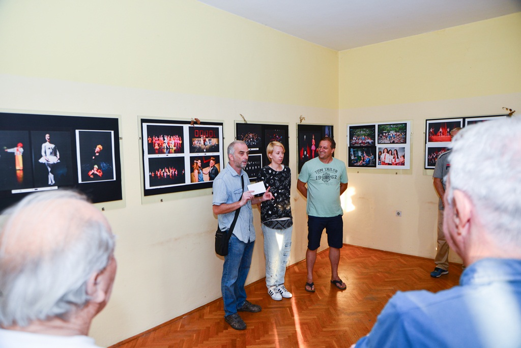 U MO Stanovi upriličeno je svečano otvorenje izložbe fotografija “Igrajmo se” autorice Ive Perinčić U MO Stanovi upriličeno je svečano otvorenje izložbe fotografija “Igrajmo se” autorice Ive Perinčić