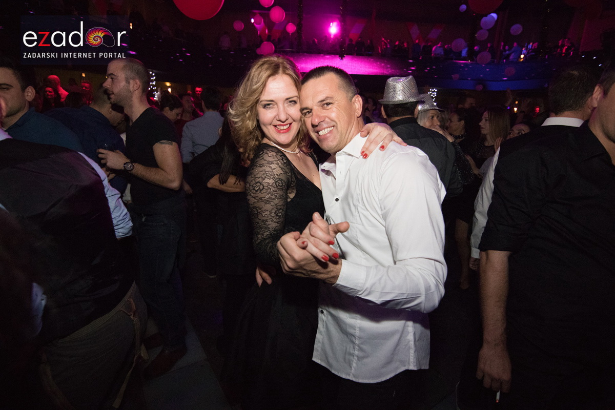 Ludnica u Saturnusu: Najbolji doček u svemiru i šire Ludnica u Saturnusu: Najbolji doček u svemiru i šire