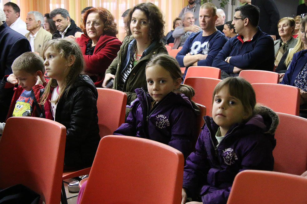 OŠ Stanovi- humanitarni klapski koncert