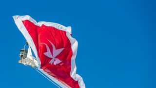 Velicanstveni jedrenjak Royal Clipper na Pozdravu suncu Velicanstveni jedrenjak Royal Clipper na Pozdravu suncu