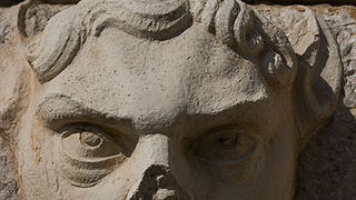 glava na vratima Sanmichelia u Zadru