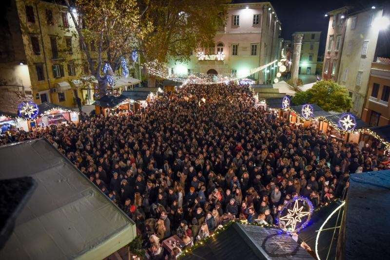 Advent u Zadru: Neponovljivi Neno Belan ponovo oduševio Zadrane. Foto: Dino Stanin/PIXSELL Advent u Zadru: Neponovljivi Neno Belan ponovo oduševio Zadrane. Foto: Dino Stanin/PIXSELL