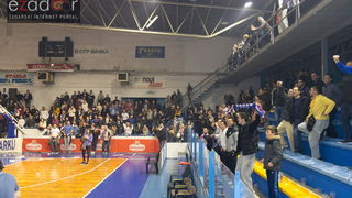 Humanitarno gledanje utakmice Zadar-Cibona (85-84) u Jazinama Humanitarno gledanje utakmice Zadar-Cibona (85-84) u Jazinama