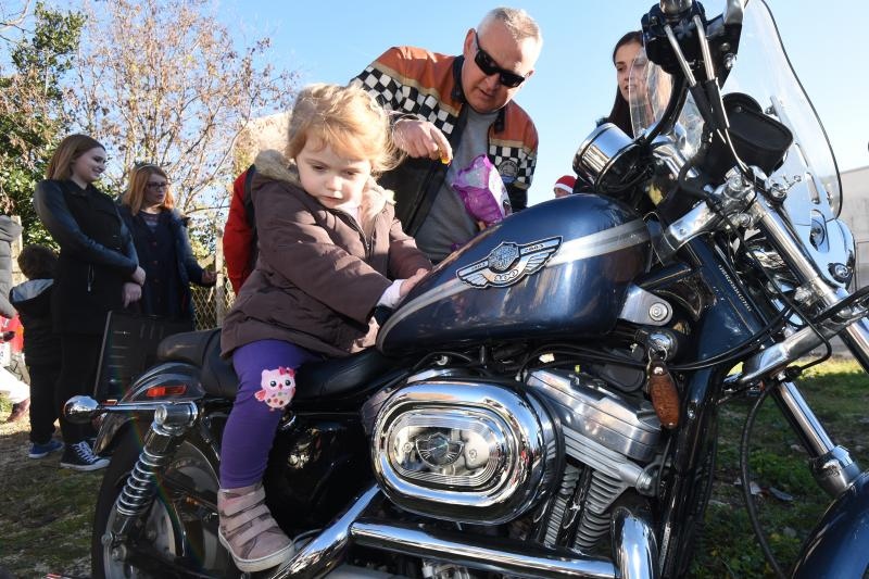 Bikeri moto kluba Bestije tradicionalno su posjetili i darivali djecu vrtica Latica