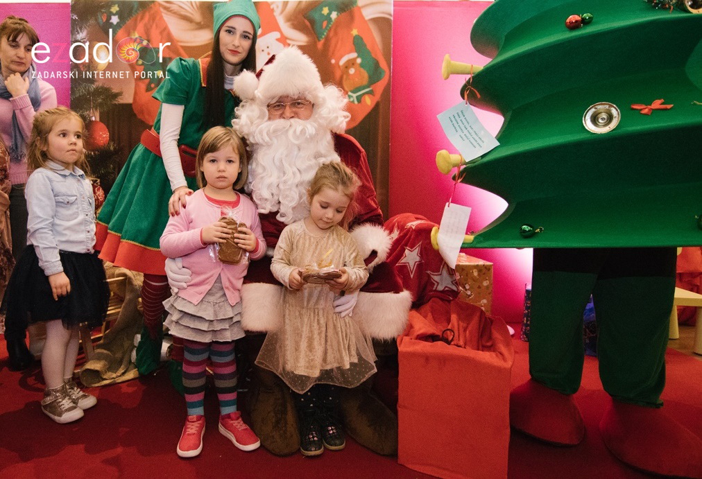 Zimski sportovi s Djedom Božićnjakom Zimski sportovi s Djedom Božićnjakom