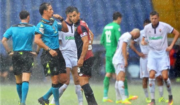 Nevrijeme za vrijeme utakmice Genoe i Fiorentine, foto: hina