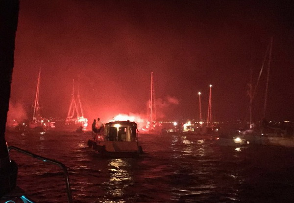 Doček zlatnih zadarskih olimpijaca Šime Fantele i Igora Marenića: Bakljada na brodovima od Vitrenjaka do Morskih orgulja. Foto: Tija Malik Doček zlatnih zadarskih olimpijaca Šime Fantele i Igora Marenića: Bakljada na brodovima od Vitrenjaka do Morskih orgulja. Foto: Tija Malik