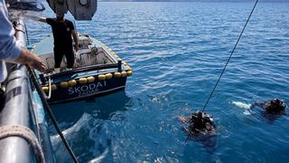 Ekološka manifestacija “Uz more, za more: zelena misija za održivu budućnost Hrvatske” održala se danas na plivarici Škoda koja je jutros u 11 sati isplovila iz zadarske luke Gaženica prema Ugljanu gdje će se provela akcija izvlačenja odbačenih ribarskih Ekološka manifestacija “Uz more, za more: zelena misija za održivu budućnost Hrvatske” održala se danas na plivarici Škoda koja je jutros u 11 sati isplovila iz zadarske luke Gaženica prema Ugljanu gdje će se provela akcija izvlačenja odbačenih ribarskih