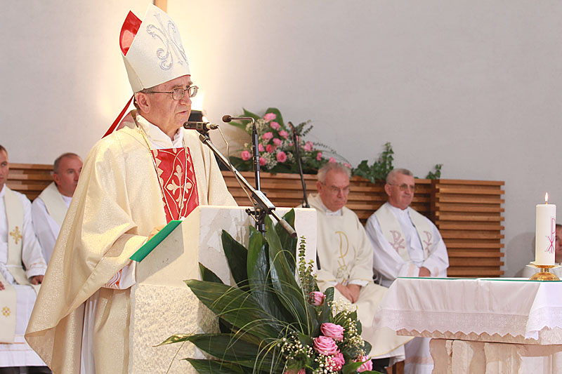 U Skabrnji odrzano veliko misno slavlje i procesija povodom blagdana Velike Gospe U Skabrnji odrzano veliko misno slavlje i procesija povodom blagdana Velike Gospe