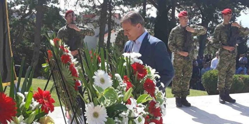 Zadarska delegacija na obilježavanju 27. godišnjice osnivanja 3. Imotske bojne Zadarska delegacija na obilježavanju 27. godišnjice osnivanja 3. Imotske bojne