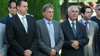 Zadar – Povodom obiljezavanja Dana pobjede i domovinske zahvalnosti i Dana hrvatskih branitelja kod sredisnjeg kriza na Gradskom groblju polozeni su vijenci i zapaljene svijece u sjecanje na sve poginule u Domovinskom ratu. Photo: Dino Stanin/PIXSELL