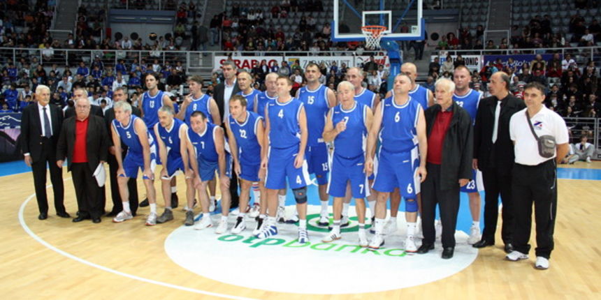 KK Zadar – Real Madrid, umirovljenje dresova 10 (Giuseppe Giergia) i 11 (Kresimir Cosic), Foto; Mladen Malik