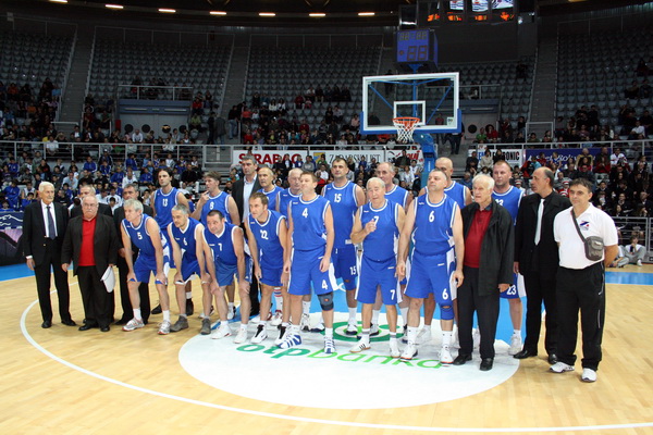 KK Zadar – Real Madrid, umirovljenje dresova 10 (Giuseppe Giergia) i 11 (Kresimir Cosic), Foto; Mladen Malik KK Zadar – Real Madrid, umirovljenje dresova 10 (Giuseppe Giergia) i 11 (Kresimir Cosic), Foto; Mladen Malik
