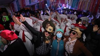 Cirkultura i Jasmin Stavros otvorili Maškare na Viru Cirkultura i Jasmin Stavros otvorili Maškare na Viru