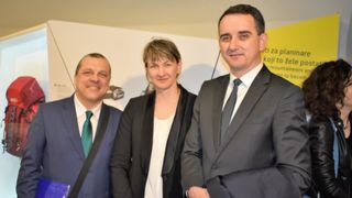 Potpisivanje ugovora u prezentacijskom centru “Podzemni grad Paklenice” NP Paklenica Potpisivanje ugovora u prezentacijskom centru “Podzemni grad Paklenice” NP Paklenica