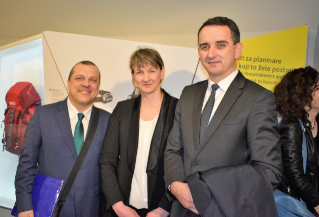 Potpisivanje ugovora u prezentacijskom centru “Podzemni grad Paklenice” NP Paklenica Potpisivanje ugovora u prezentacijskom centru “Podzemni grad Paklenice” NP Paklenica