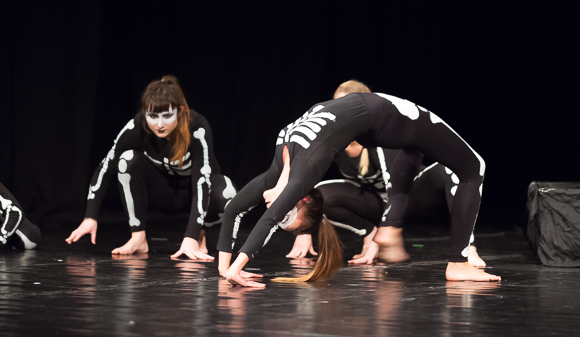Pole/Chair/Dance show “Mental” @ HNK Zadar, 12.3.2016 – Foto: Ivan Toman Pole/Chair/Dance show “Mental” @ HNK Zadar, 12.3.2016 – Foto: Ivan Toman