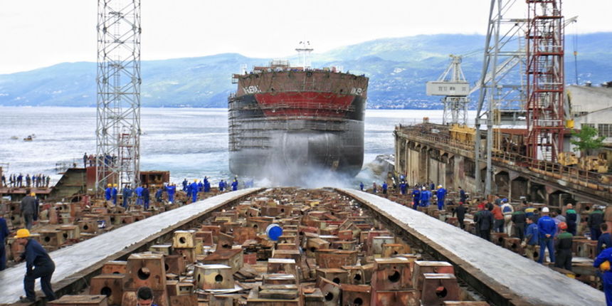Rijeka, 280511
U 11h u brodogradilistu 3.Maj porinut je tanker Vinjerac. Tanker je dugacak 195.30m i ima nosivost od 51,800 tona. Narucitelj tankera je Tankerska plovidba d.d.
Foto: Davor Zunic / CROPIX