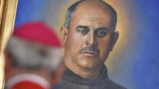 Zadarski nadbiskup Puljić predvodio svetu misu u Kistanjama povodom obilježavanja obljetnice proglašenja blaženim Serafina Kodića Zadarski nadbiskup Puljić predvodio svetu misu u Kistanjama povodom obilježavanja obljetnice proglašenja blaženim Serafina Kodića