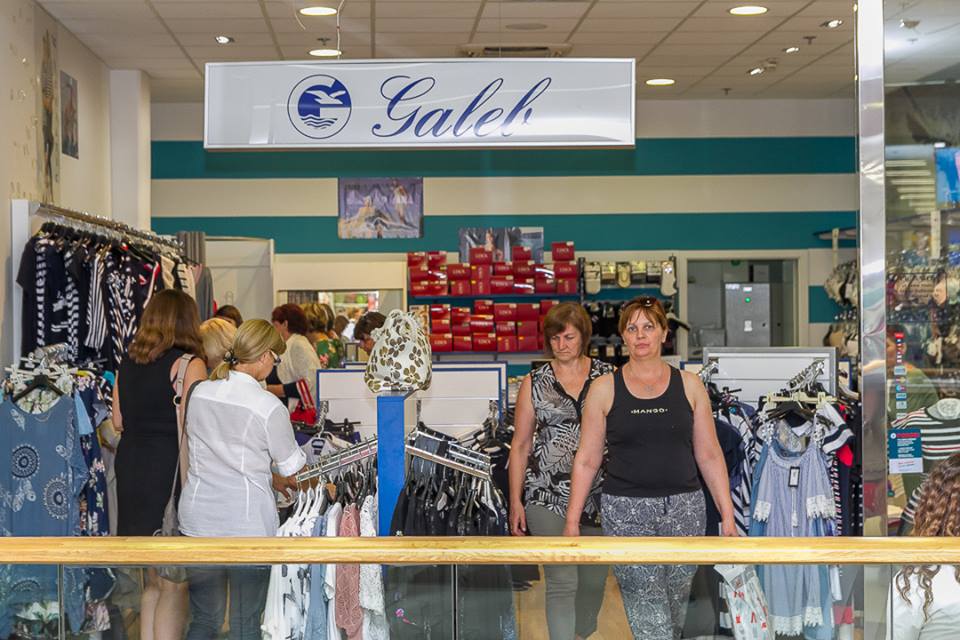 Tomislav Bralić i klapa Intrade na rođendanskoj proslavi Bure centra Tomislav Bralić i klapa Intrade na rođendanskoj proslavi Bure centra