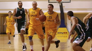 Split, 141011.
Dvorana Gripe.
Kosarkaska utakmica A-1 lige: Split – Borik
Na slici: Ivan Mimica (14), Ante Grgurevic (15)
Foto: Vojko Basic / CROPIX Split, 141011.
Dvorana Gripe.
Kosarkaska utakmica A-1 lige: Split – Borik
Na slici: Ivan Mimica (14), Ante Grgurevic (15)
Foto: Vojko Basic / CROPIX