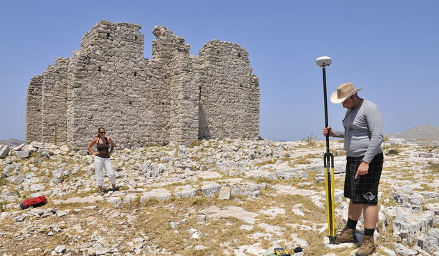 Djelatnici Sveučilišta u Zadru, predvođeni mr.sc. Irenom Radić-Rossi, u suradnji s Konzervatorskim odjelom u Šibeniku i Zavodom za geomatiku Geodetskog fakulteta Sveučilišta u Zagrebu, započeli su istraživanja utvrde Turete na otoku Kornatu, bizantske gra