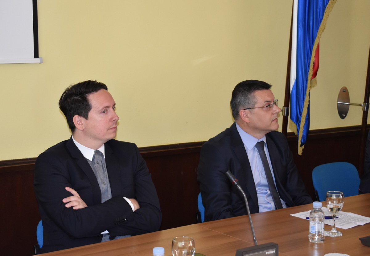 Predstavnici dvadesetak stranih veleposlanstva u posjetu Zadarskoj županiji Predstavnici dvadesetak stranih veleposlanstva u posjetu Zadarskoj županiji