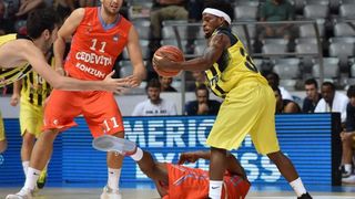 ZDBT 2016: KK Cedevita – Fenerbahce 77-88. Photo: Hrvoje Jelavić/PIXSELL ZDBT 2016: KK Cedevita – Fenerbahce 77-88. Photo: Hrvoje Jelavić/PIXSELL