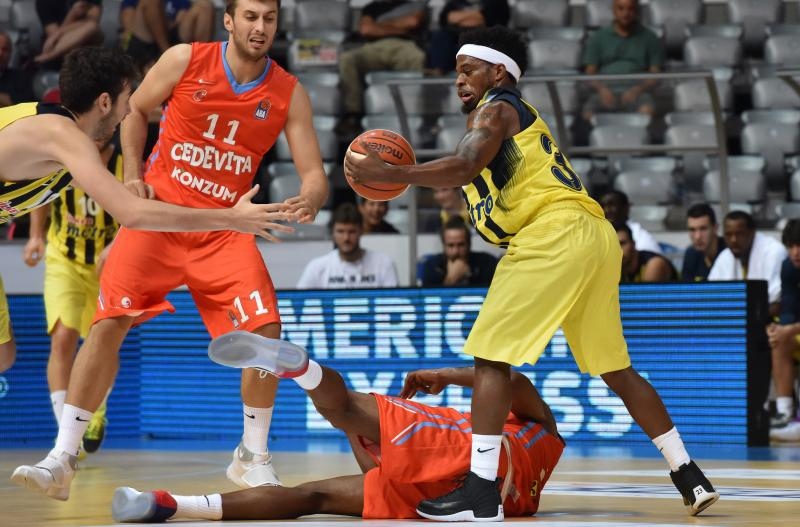 ZDBT 2016: KK Cedevita – Fenerbahce 77-88. Photo: Hrvoje Jelavić/PIXSELL ZDBT 2016: KK Cedevita – Fenerbahce 77-88. Photo: Hrvoje Jelavić/PIXSELL