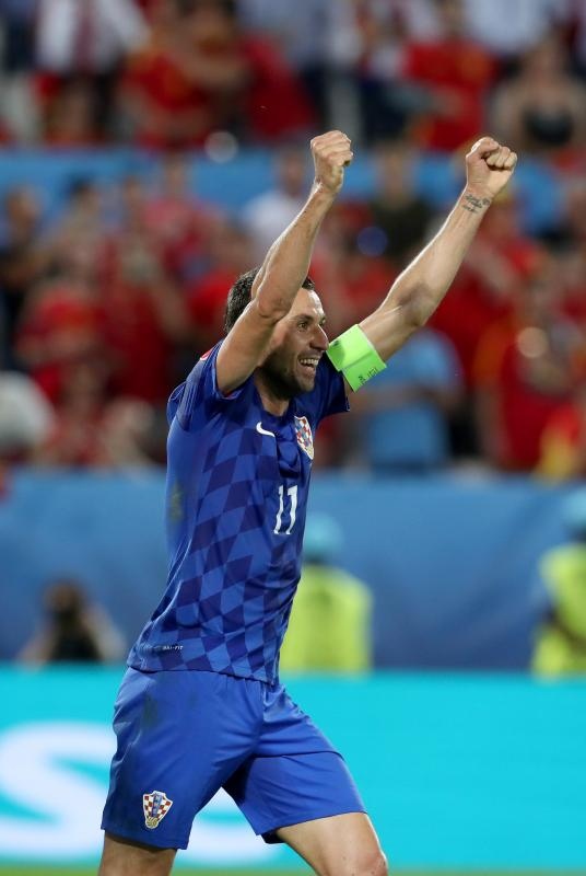 Velika fešta hrvatskih nogometaša i navijača u Bordeauxu nakon pobjede nad Španjolskom 2-1. Photo: PIXSELL Velika fešta hrvatskih nogometaša i navijača u Bordeauxu nakon pobjede nad Španjolskom 2-1. Photo: PIXSELL