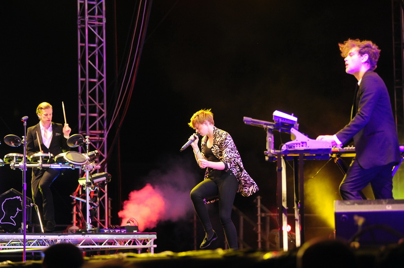 Sibenik, 090811.
Summer eko music festival Terraneo 2011.
Prvog dana na festivalu Terraneo nastupila je britanska electropop grupa La Roux.
Foto: Mladen Pobi / CROPIX Sibenik, 090811.
Summer eko music festival Terraneo 2011.
Prvog dana na festivalu Terraneo nastupila je britanska electropop grupa La Roux.
Foto: Mladen Pobi / CROPIX