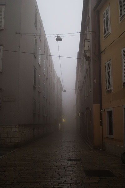 Zadar, magla svuda oko nas