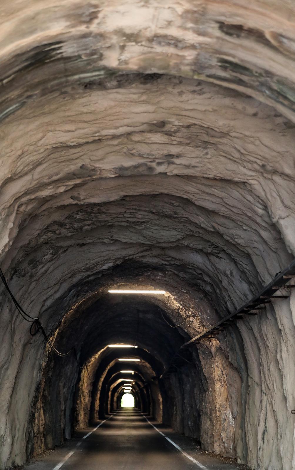 Tunel Dingač u pelješkom kraju