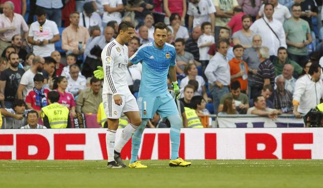 Diego Alves tješi Ronalda, foto: as