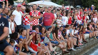 Svečani doček zadarskih Vatrenih: Jedrenjakom Branimir plovili od Gradskog mosta do gata na zadarskoj rivi