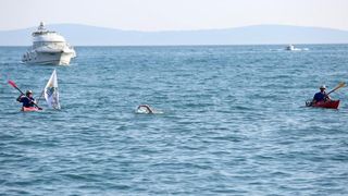 Dina Levačić otplivala humanitarni maraton između Trogira i Splita za Udrugu Anđeli. Foto: Miranda Cikotić/PIXSELL Dina Levačić otplivala humanitarni maraton između Trogira i Splita za Udrugu Anđeli. Foto: Miranda Cikotić/PIXSELL
