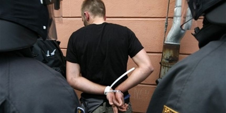 Uhićenje njemačkih navijača (Foto:Index.hr) Uhićenje njemačkih navijača (Foto:Index.hr)