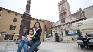 Top model Lorena Dias Terezinho i njena sestra Mara Dias, pronašle davno izgubljenu obitelj u Bibinjama, foto: Leo Banić Top model Lorena Dias Terezinho i njena sestra Mara Dias, pronašle davno izgubljenu obitelj u Bibinjama, foto: Leo Banić