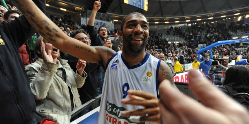 Zadar, 191212.
Dvorana Kresimir Cosic.
14. kolo ABA lige.
Utakmica KK Zadar – KK Partizan.
Na fotografiji: Romeo Travis je zabio pobjednicki kos .
Foto: Luka Gerlanc / CROPIX Zadar, 191212.
Dvorana Kresimir Cosic.
14. kolo ABA lige.
Utakmica KK Zadar – KK Partizan.
Na fotografiji: Romeo Travis je zabio pobjednicki kos .
Foto: Luka Gerlanc / CROPIX