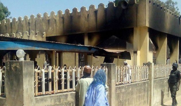 Nigerija: 64 mrtva u trostrukom napadu na džamiju