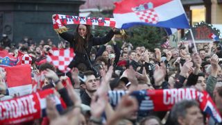 Zlatne tenisače na Trgu bana Josipa Jelačića dočekale tisuće navijača Zlatne tenisače na Trgu bana Josipa Jelačića dočekale tisuće navijača