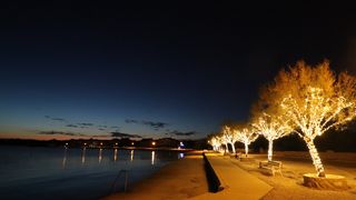 Božićna svjetla i adventski ugođaj na Viru