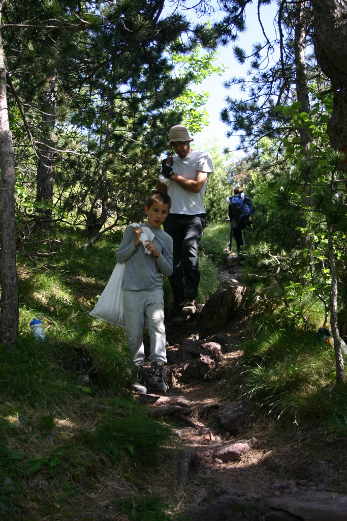 Obnova skloništa na Vlaškom gradu, foto: PD Paklenica Obnova skloništa na Vlaškom gradu, foto: PD Paklenica