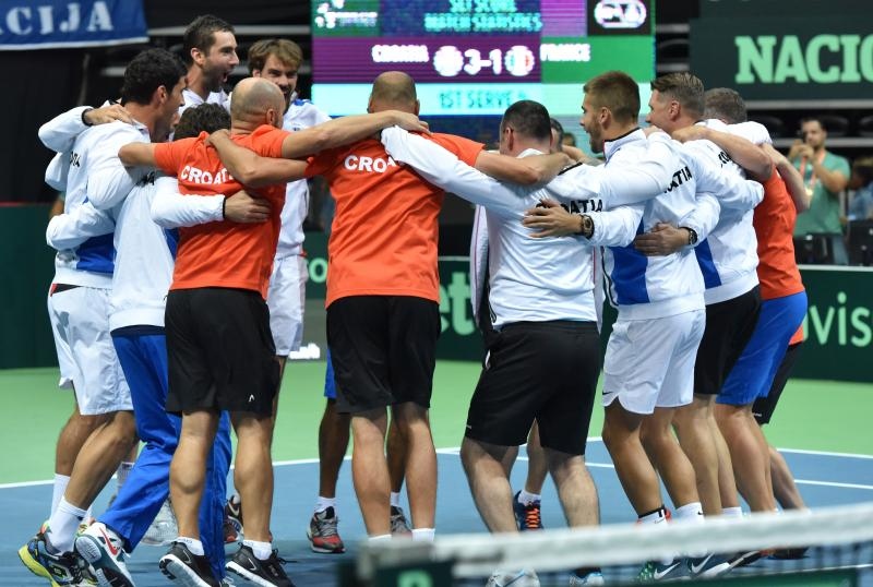 Davis Cup: Fešta nakon pobjede Marina Čilića nad Richardom Gasquetom i osiguranog plasmana u finale Davis Cupa. Photo: Hrvoje Jelavić/PIXSELL