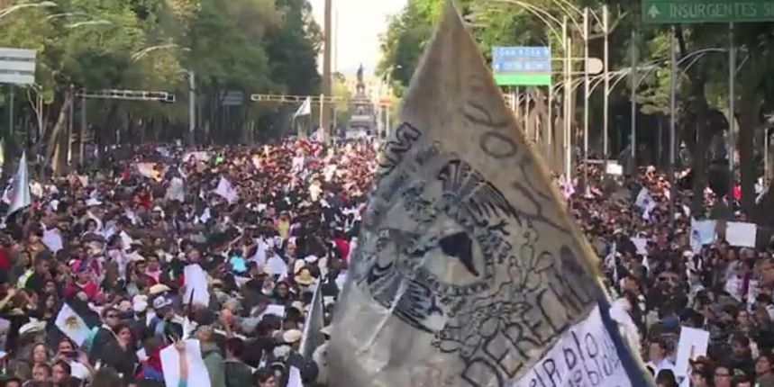 Meksiko u šoku nakon saznanja o sudbini 43 nestala studenta, prosvjedi na ulicama, foto: Screenshot/You tube Meksiko u šoku nakon saznanja o sudbini 43 nestala studenta, prosvjedi na ulicama, foto: Screenshot/You tube