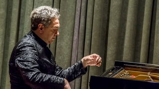 LOvro Pogorelić: “Kavalir za klavirom” u Svečanoj dvorani Sveučilišta u Zadru LOvro Pogorelić: “Kavalir za klavirom” u Svečanoj dvorani Sveučilišta u Zadru