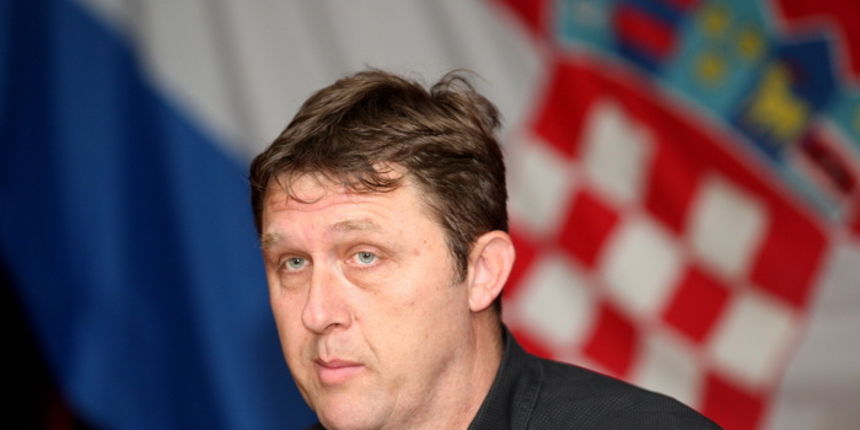 Zadar, 120412.
HVIDRA Zadar u Domu sindikata odrzala je skuptinu na kojoj izabire nove ljude za tijela Udruge koja broji 1.300 clanova, donosi i odluku o promjeni osobe za zastupanje HVIDRE koju je do sada zastupao Ivica Arbanas.
Nafotografiji : Ivica Arb