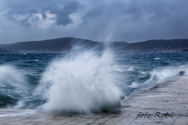 Igra valova na zadarskoj rivi 7. studenog 2014.  Foto: Roberto Lerga
